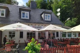 Na een enerverende verkenningstocht door het museum kun je ontspannen en genieten van traditionele gerechten en drankjes in de Grubengaststätte Zum Zechenhaus