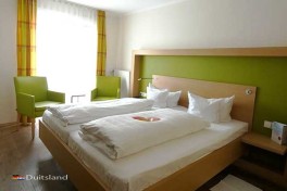 Comfortabele tweepersoonskamer bij Hotel Off– sfeervol overnachten aan de Bodensee