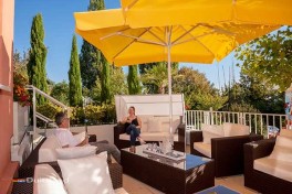 Gezellig zonneterras met loungehoek – ontspannen bij het hotel aan de Bodensee